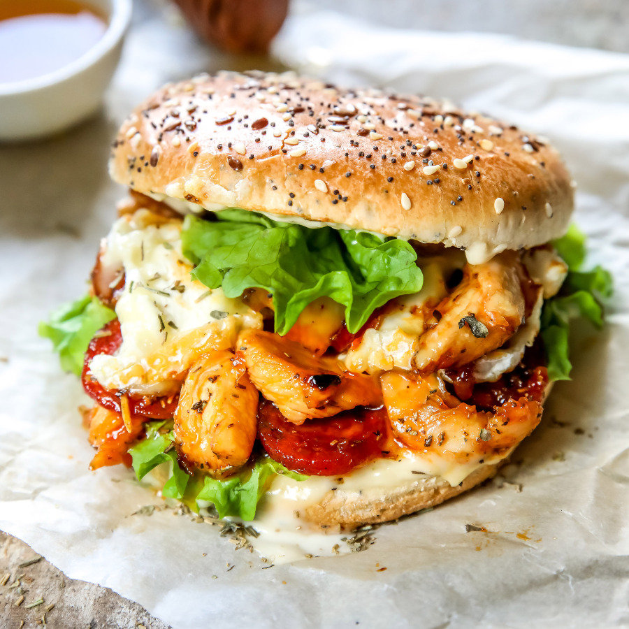 Burger de poulet de Janzé au chorizo et au miel