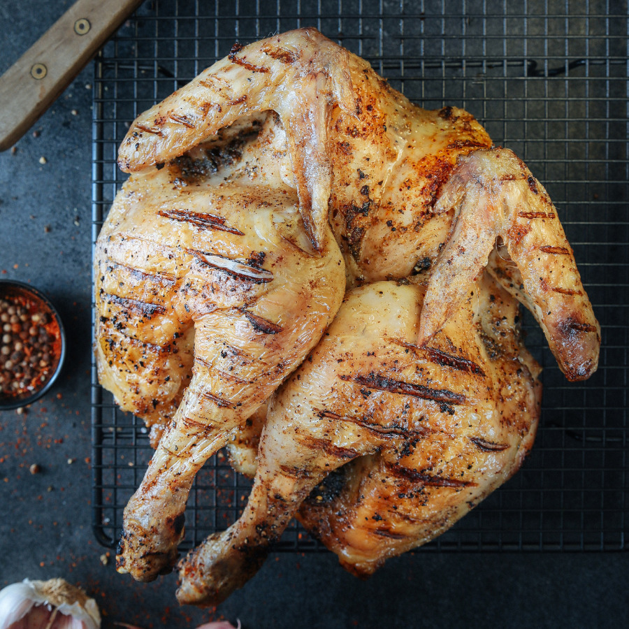 Poulet de Janzé aux épices en crapaudine